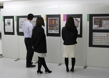 山梨広告賞入賞作品展の様子